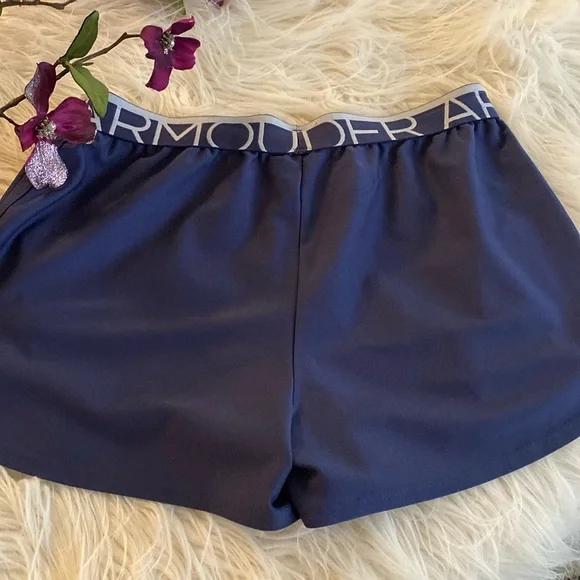 UNDER ARMOUR shorts - Picture 6 of 9